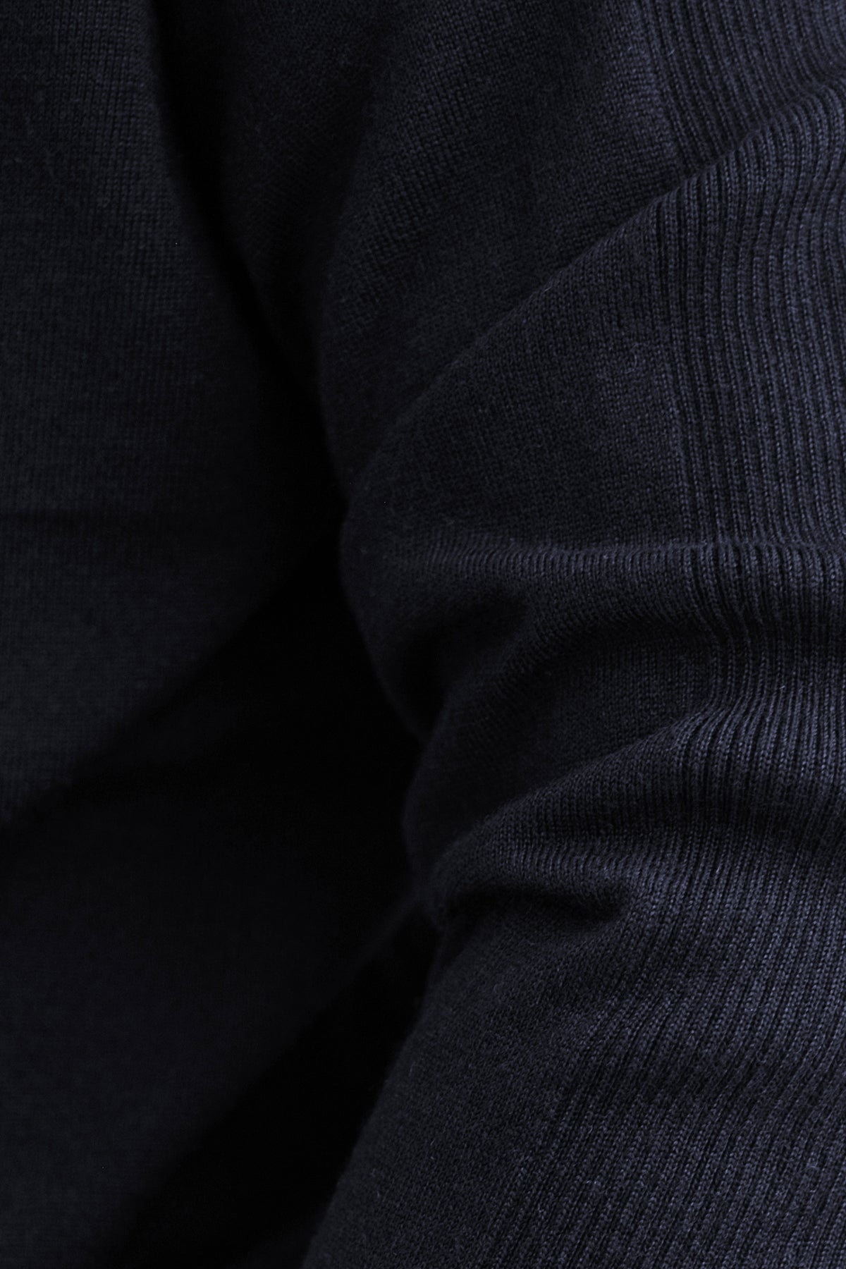 MERINO NAVY ROUND COLLAR JUMPER