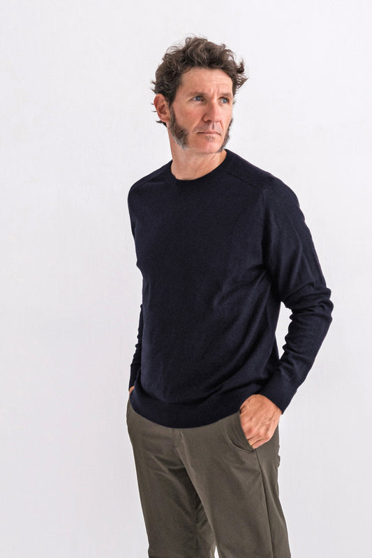 MERINO NAVY ROUND COLLAR JUMPER