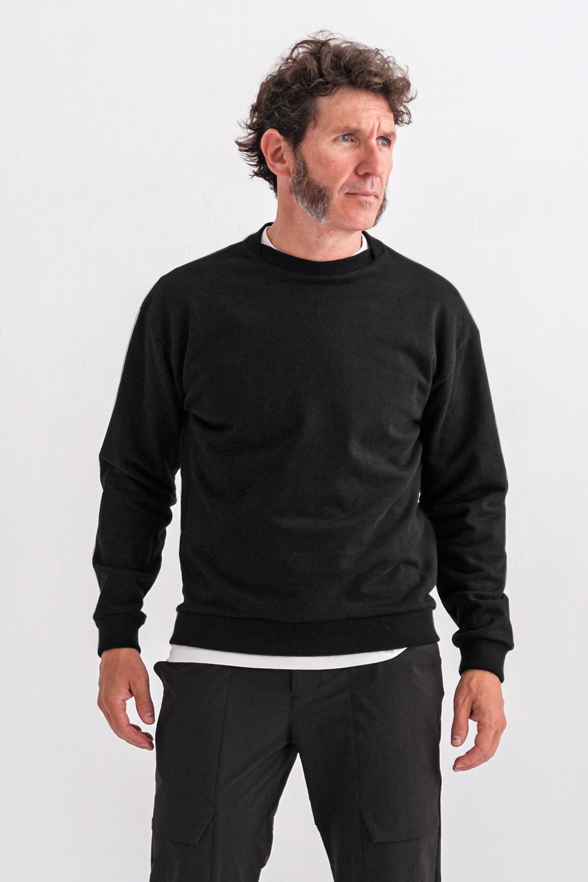 BLACK SWEATSHIRT EMBOSSED