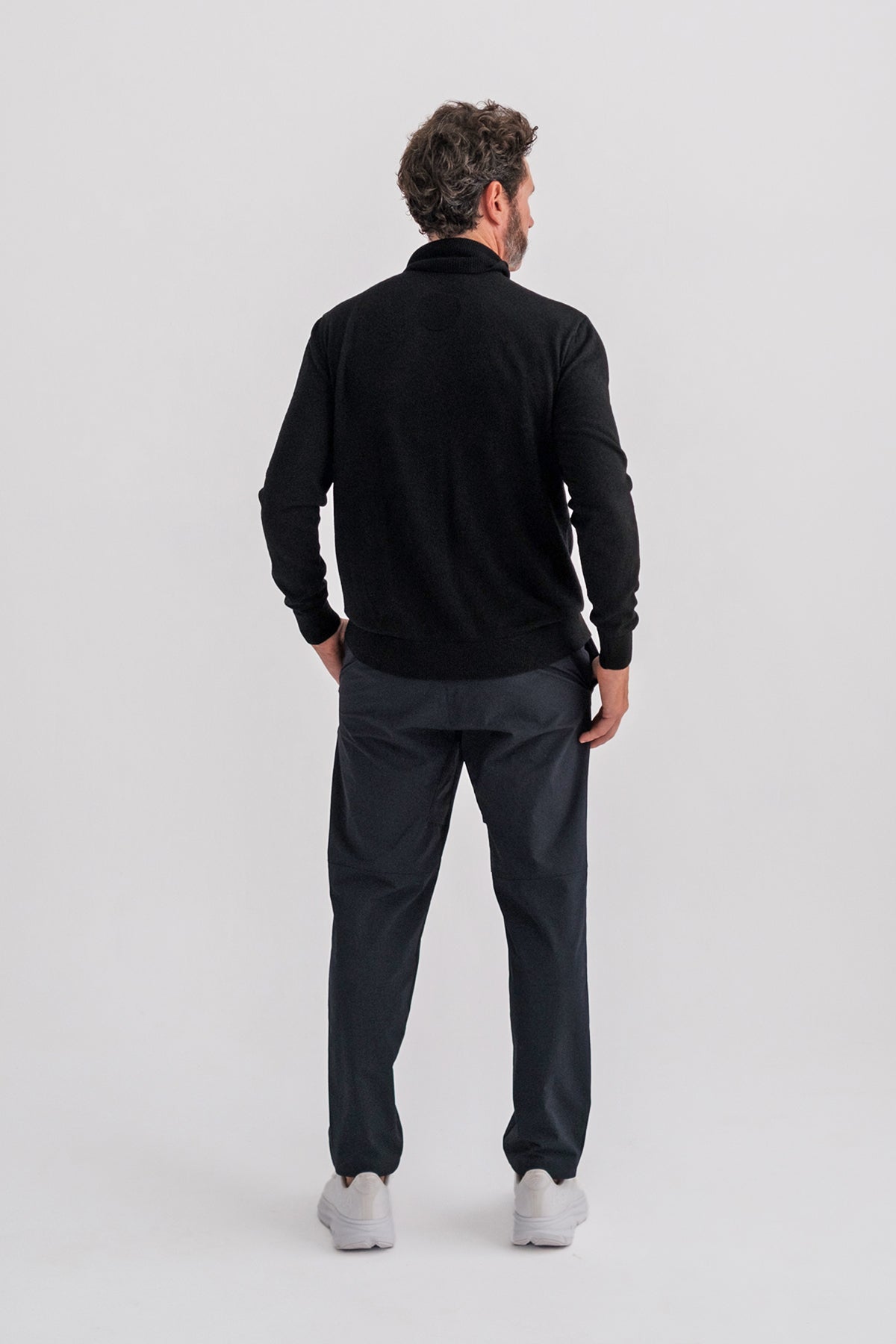 MERINO BLACK TURTLENECK JUMPER