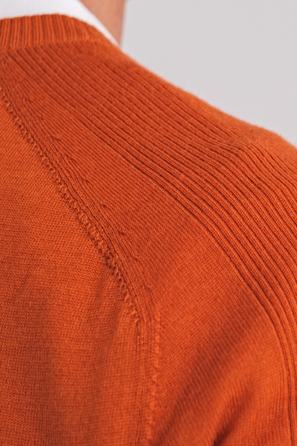 MERINO ORANGE ROUND COLLAR JUMPER