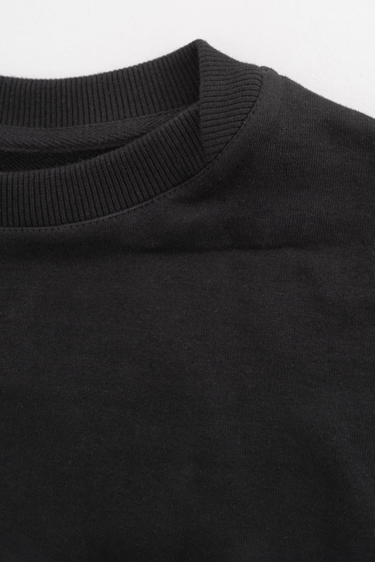 BLACK SWEATSHIRT EMBOSSED