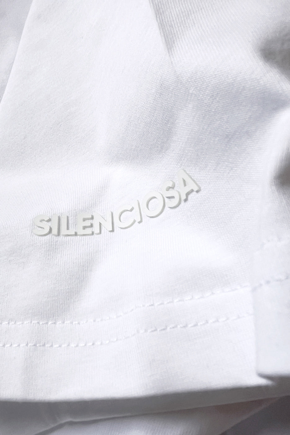 WHITE T-SHIRT EMBOSSED